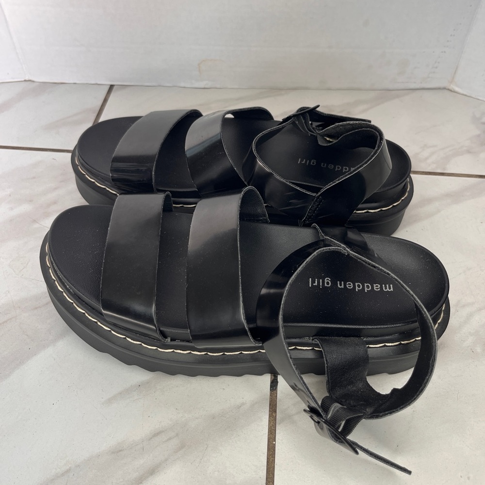 Madden Girl Daze Lug-Sole Sandals (USED) - Picture 5 of 11